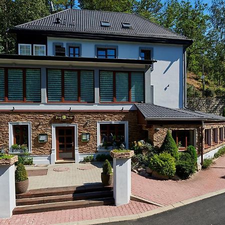 Penzion A Restaurace Bily Mlyn Liberec Bagian luar foto